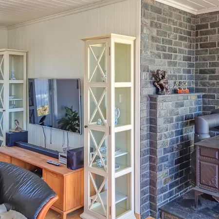 Holiday home Lovely In Saltrod With Wifi